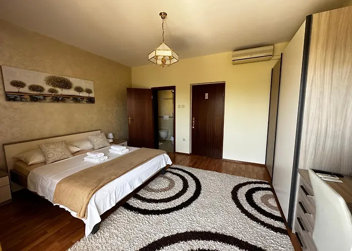 Apartments & Rooms Marina
