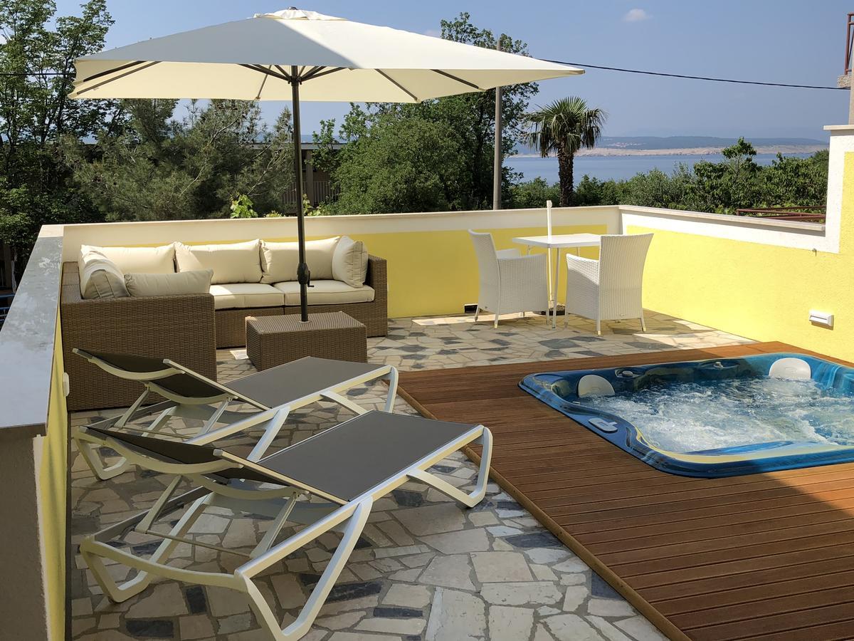 & Marina Apartment *