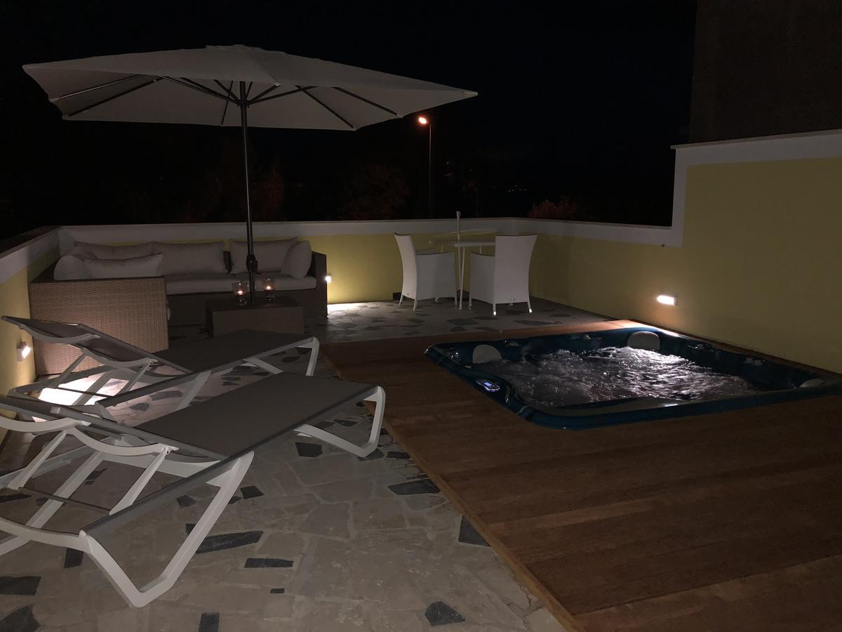 & Marina Apartment *
